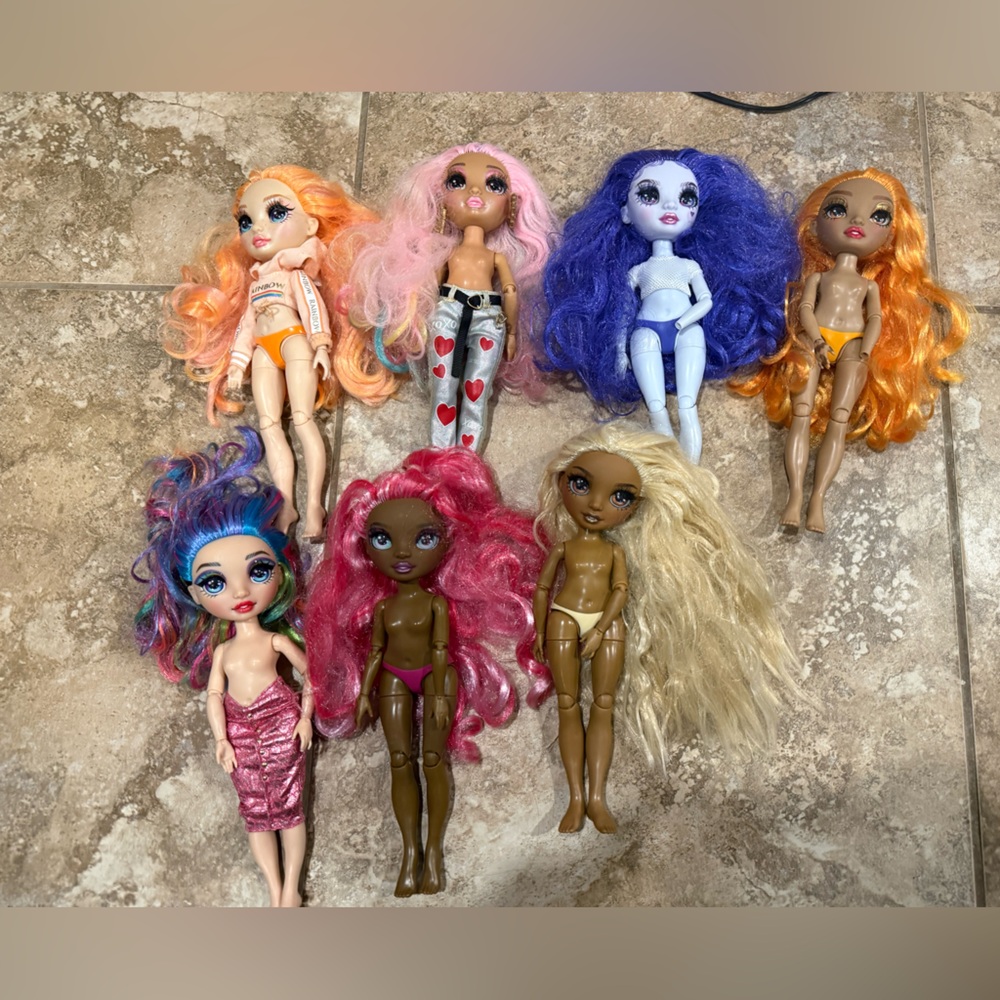 Rainbow High LOT of 7 dolls Daria Kia Heart Meena Fleur and others MGA